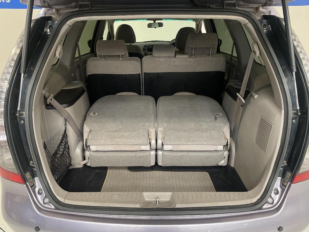 Photo '14' of Mitsubishi Grandis Photo '14' of Mitsubishi Grandis