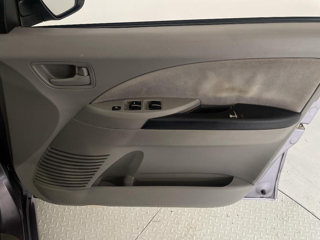 Photo '15' of Mitsubishi Grandis Photo '15' of Mitsubishi Grandis