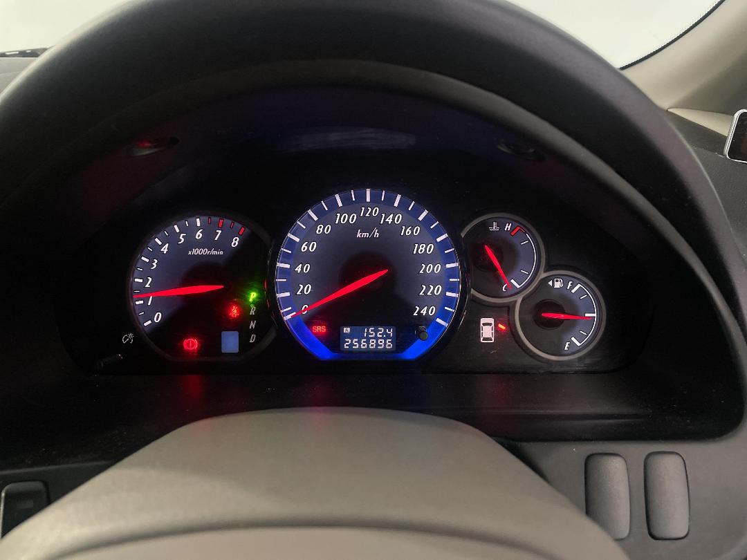 Photo '21' of Mitsubishi Grandis Photo '21' of Mitsubishi Grandis