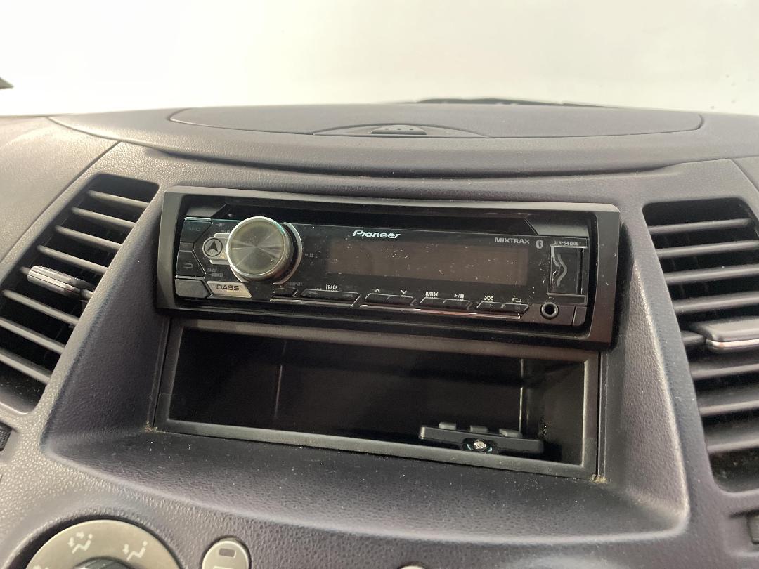 Photo '27' of Mitsubishi Grandis Photo '27' of Mitsubishi Grandis