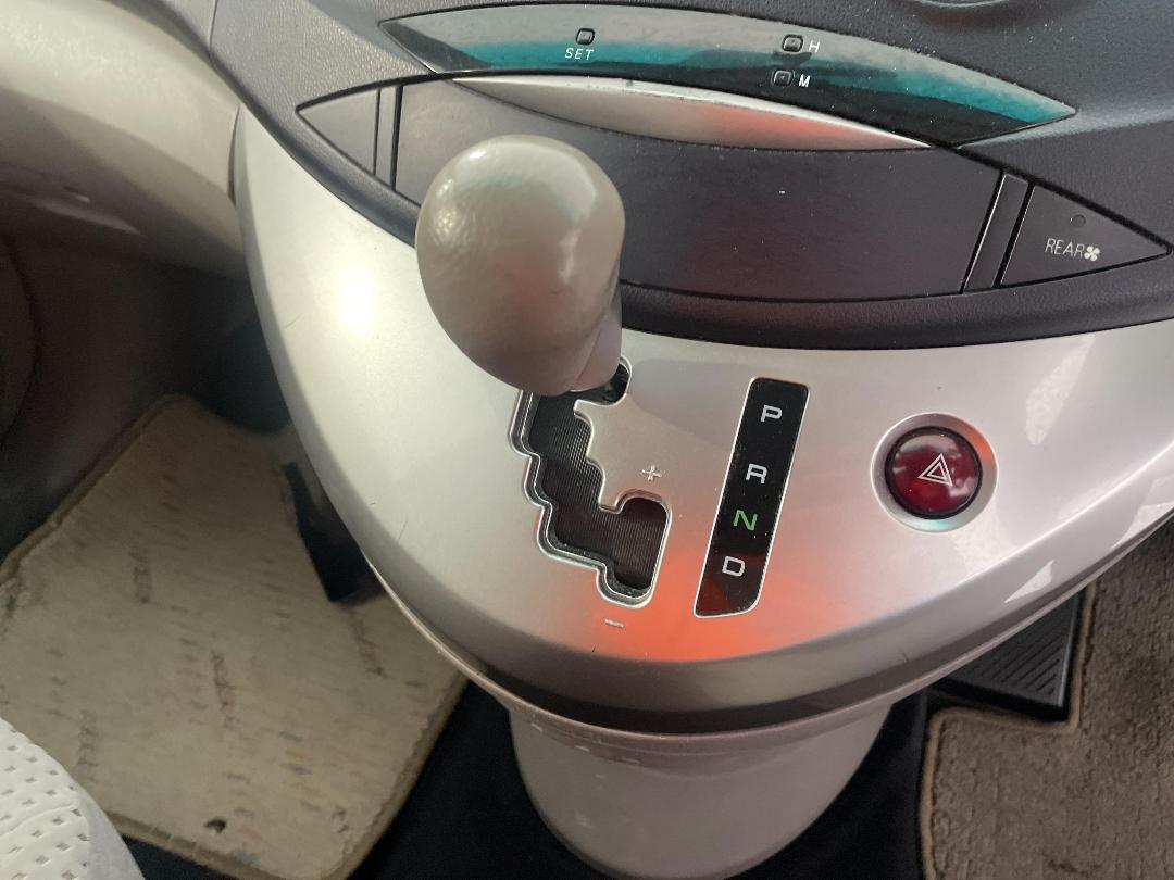 Photo '29' of Mitsubishi Grandis Photo '29' of Mitsubishi Grandis