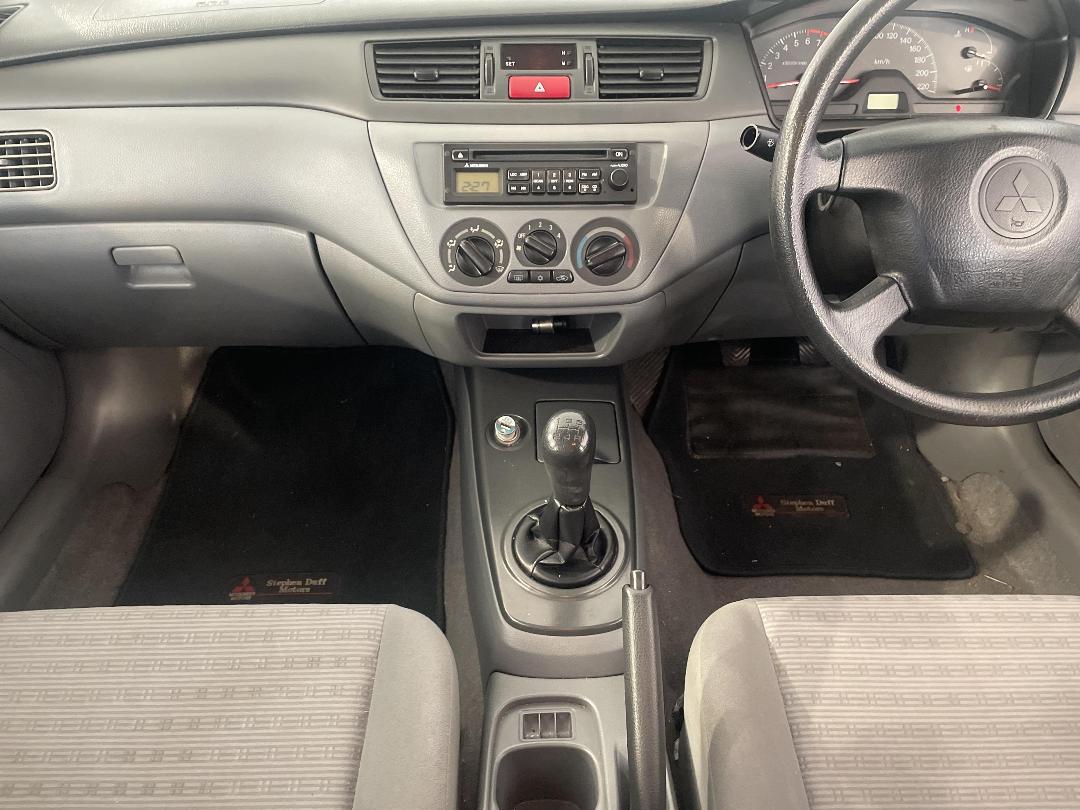 Photo '18' of Mitsubishi Lancer Photo '18' of Mitsubishi Lancer