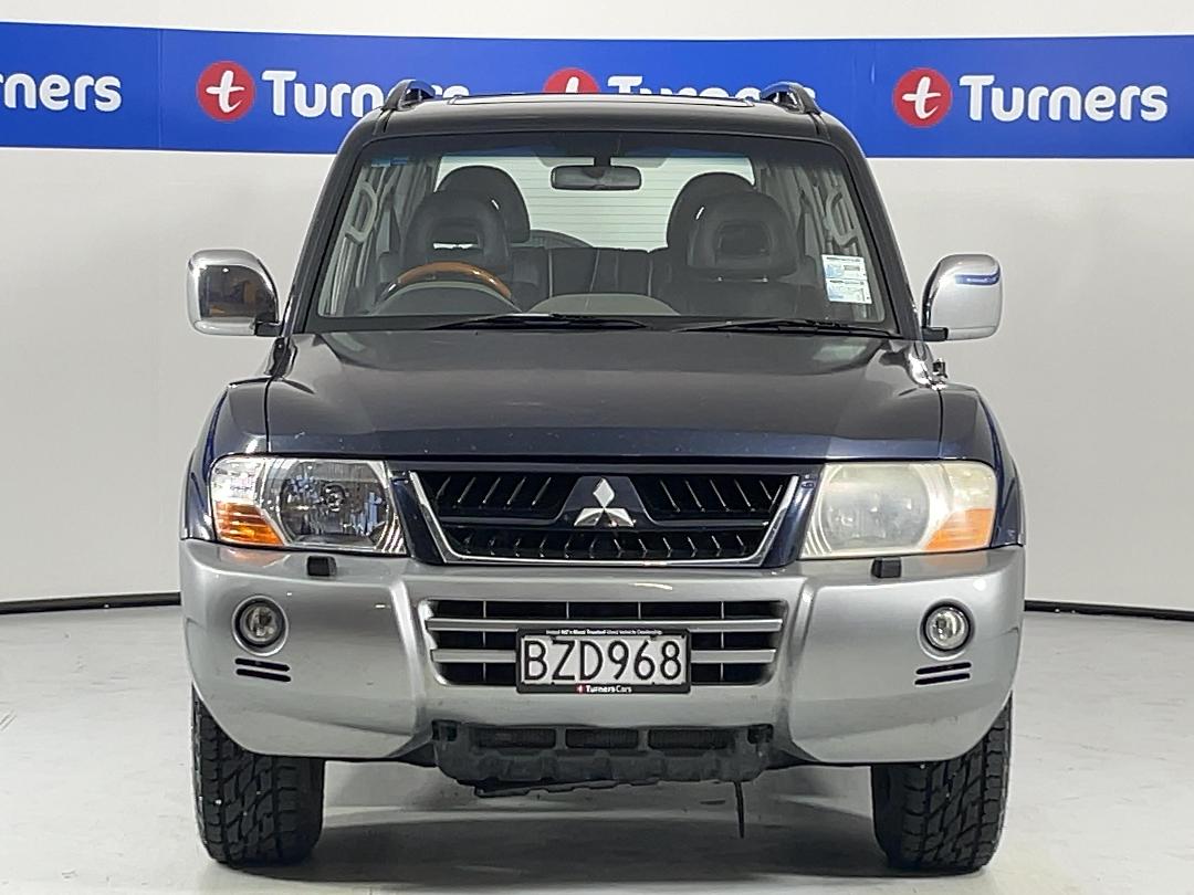 Photo '2' of Mitsubishi Pajero