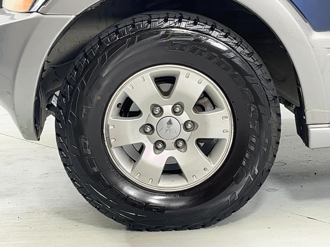 Photo '10' of Mitsubishi Pajero