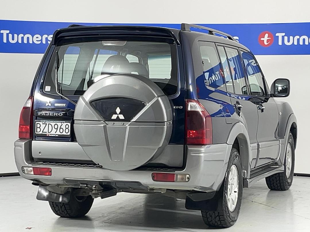 Photo '7' of Mitsubishi Pajero