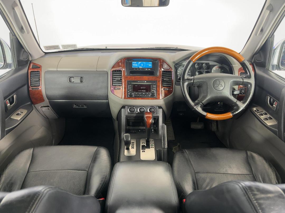 Photo '17' of Mitsubishi Pajero