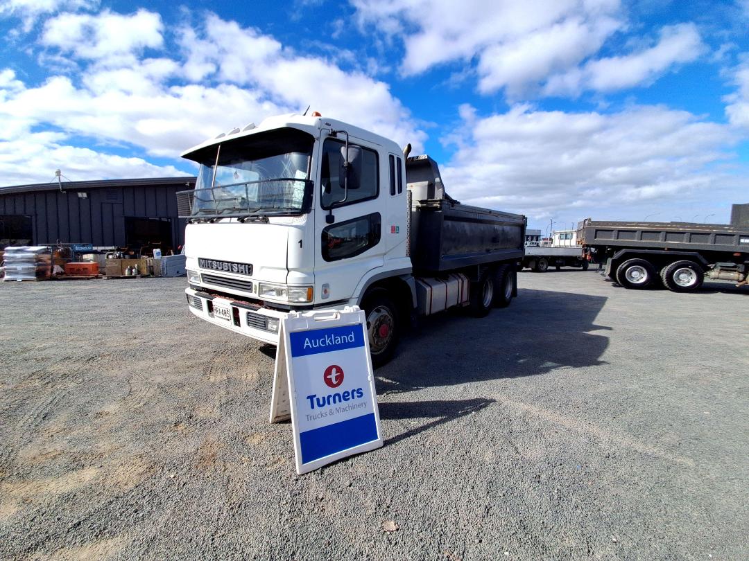 Photo '9' of Mitsubishi Shogun FV350K3 Tipper