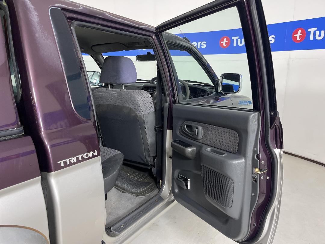 Photo '19' of Mitsubishi Triton