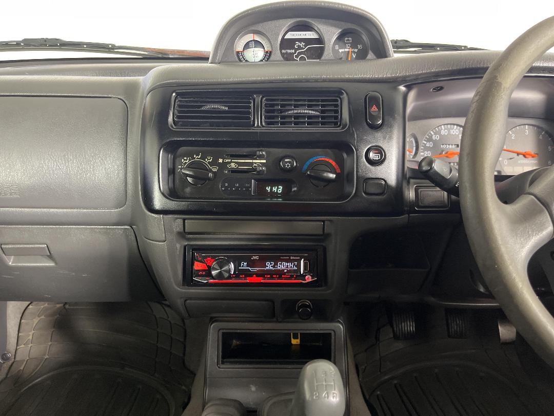 Photo '18' of Mitsubishi Triton