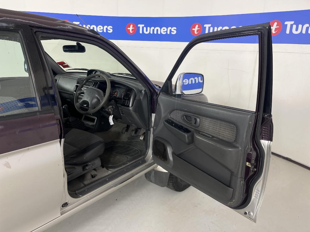 Photo '15' of Mitsubishi Triton