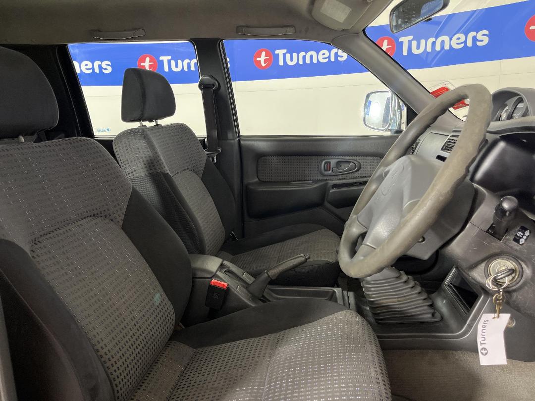 Photo '16' of Mitsubishi Triton