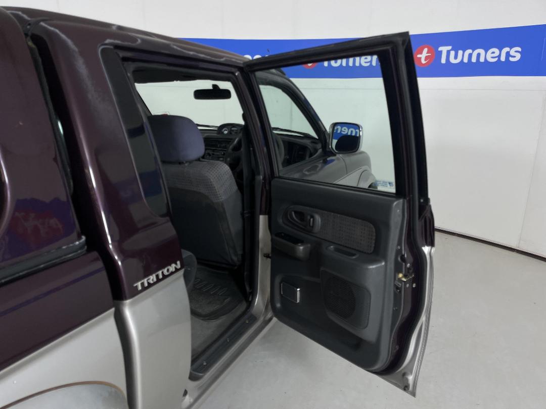 Photo '19' of Mitsubishi Triton