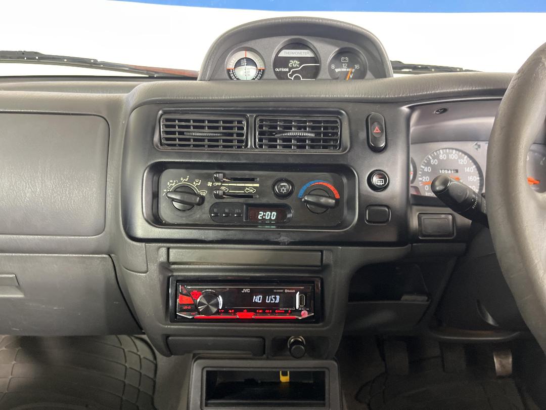 Photo '18' of Mitsubishi Triton