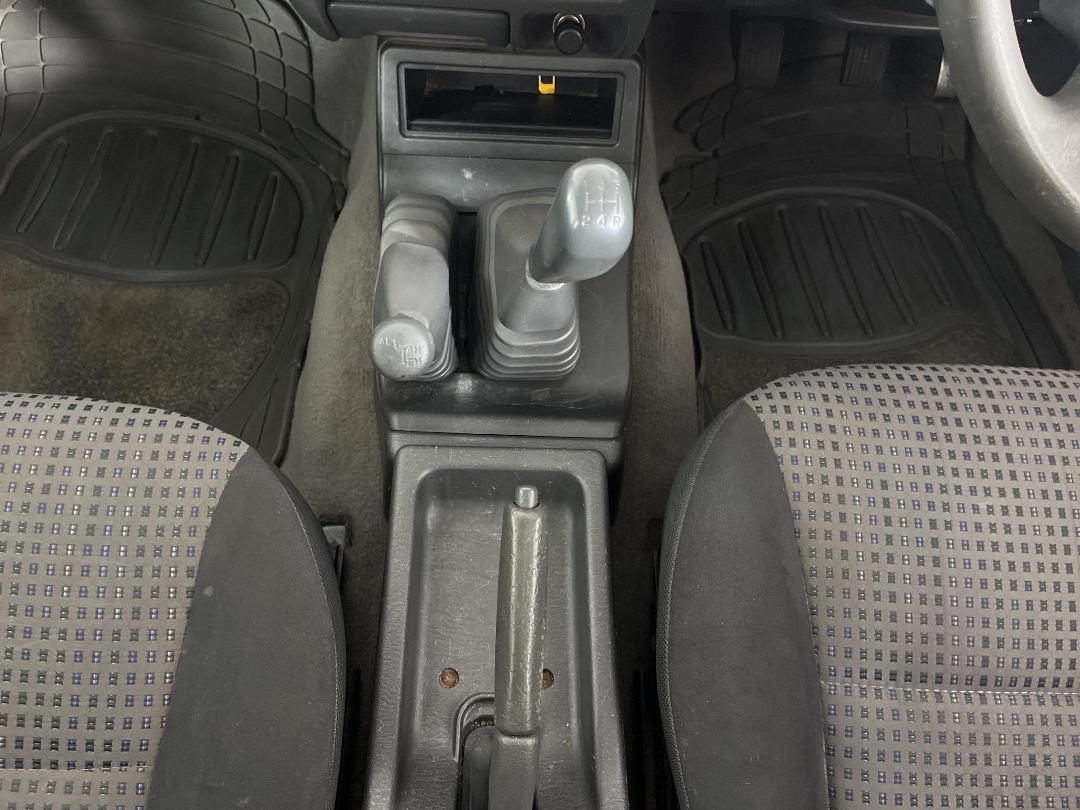 Photo '23' of Mitsubishi Triton