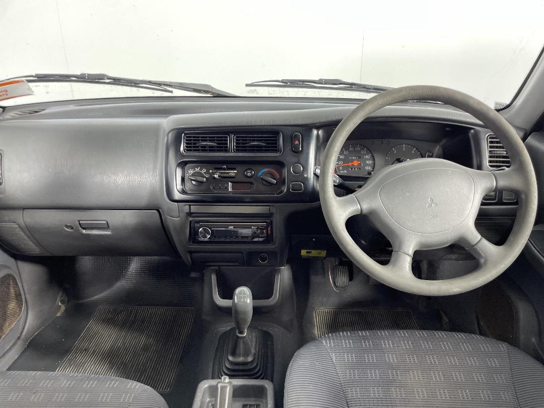 Photo '18' of Mitsubishi Triton Photo '18' of Mitsubishi Triton