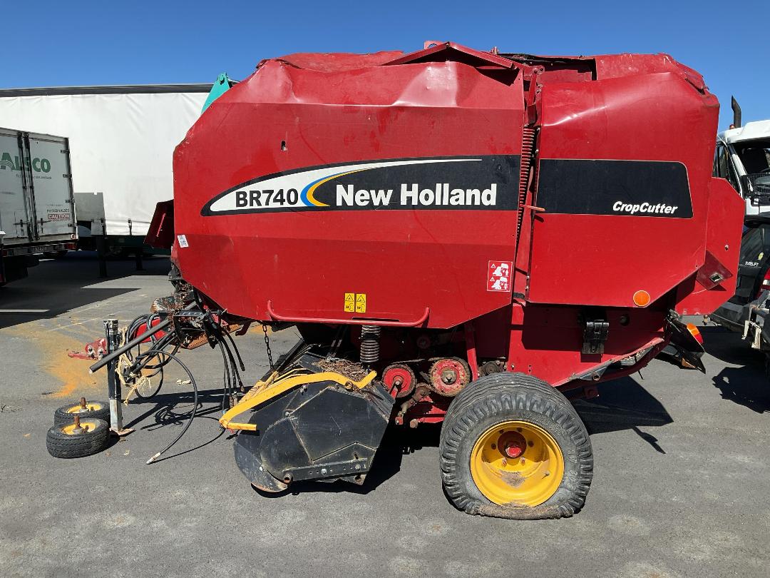 Photo '5' of New Holland BR740 Baler Photo '5' of New Holland BR740 Baler