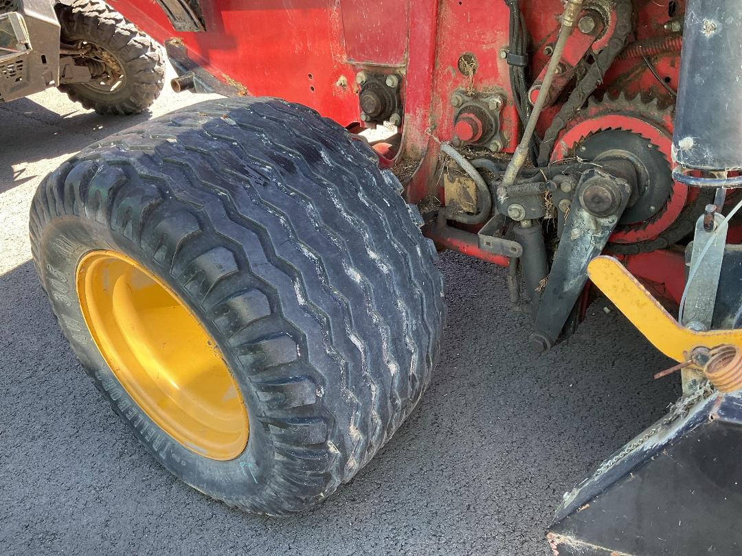 Photo '15' of New Holland BR740 Baler Photo '15' of New Holland BR740 Baler