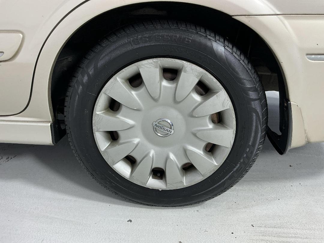 Photo '11' of Nissan Bluebird