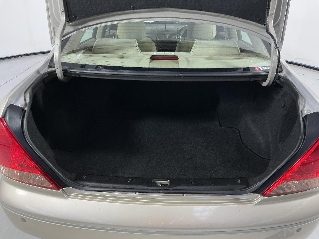 Photo '14' of Nissan Bluebird