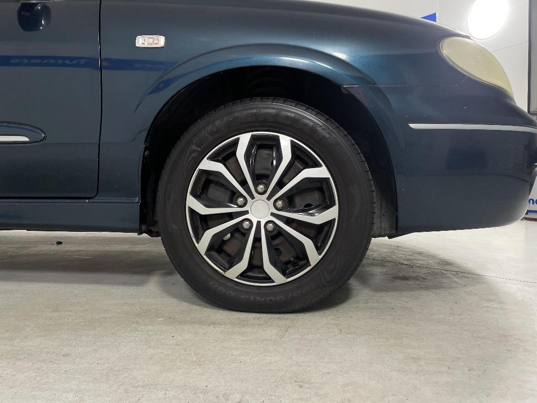 Photo '9' of Nissan Bluebird