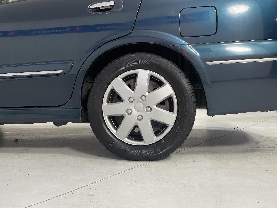 Photo '11' of Nissan Bluebird