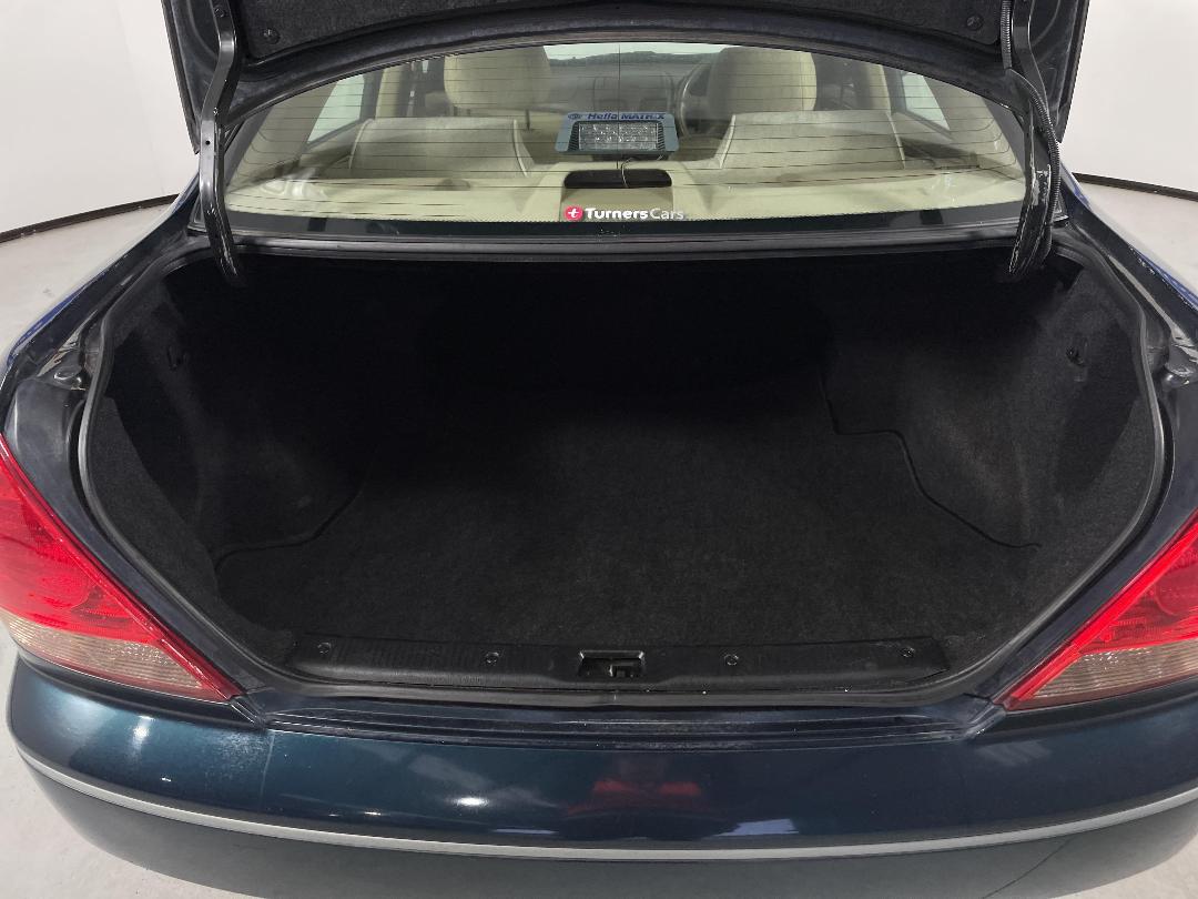 Photo '14' of Nissan Bluebird