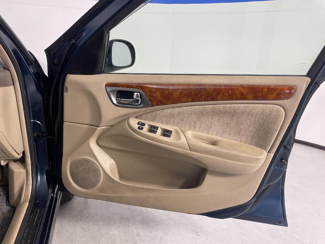 Photo '15' of Nissan Bluebird