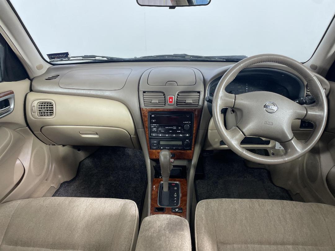 Photo '17' of Nissan Bluebird