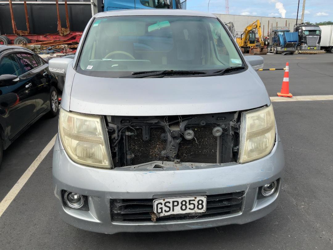 Photo '2' of Nissan Elgrand