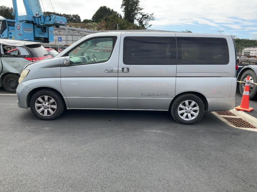 Photo '4' of Nissan Elgrand