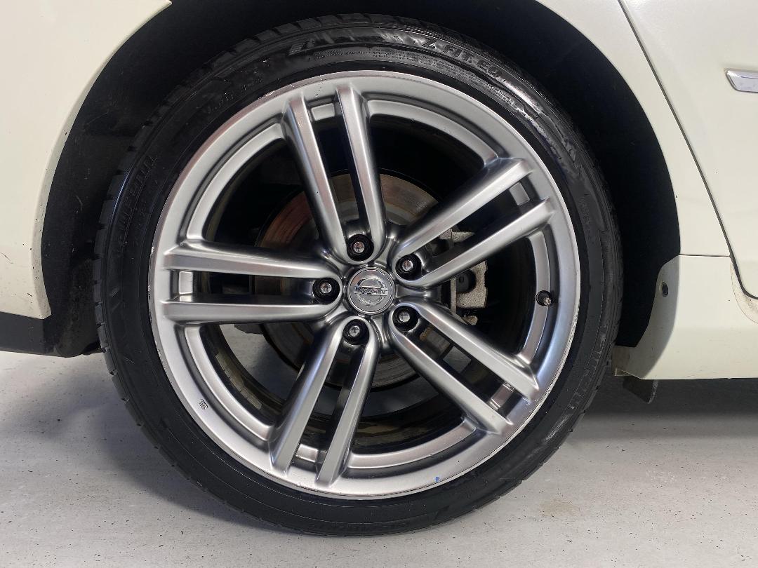 Photo '12' of Nissan Fuga