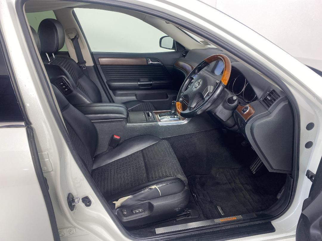 Photo '16' of Nissan Fuga