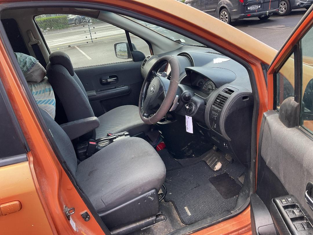 Photo '8' of Nissan Lafesta Photo '8' of Nissan Lafesta