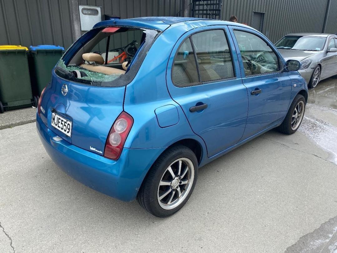 Photo '4' of Nissan March