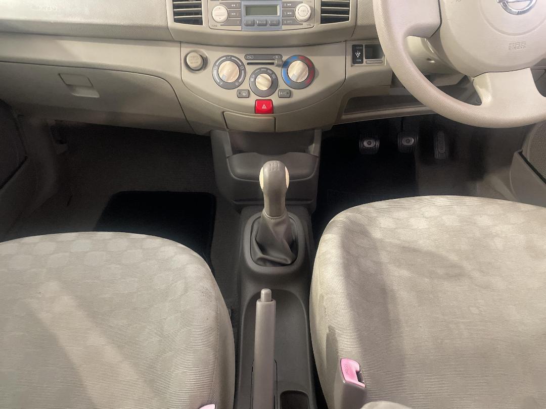 Photo '18' of Nissan March Photo '18' of Nissan March