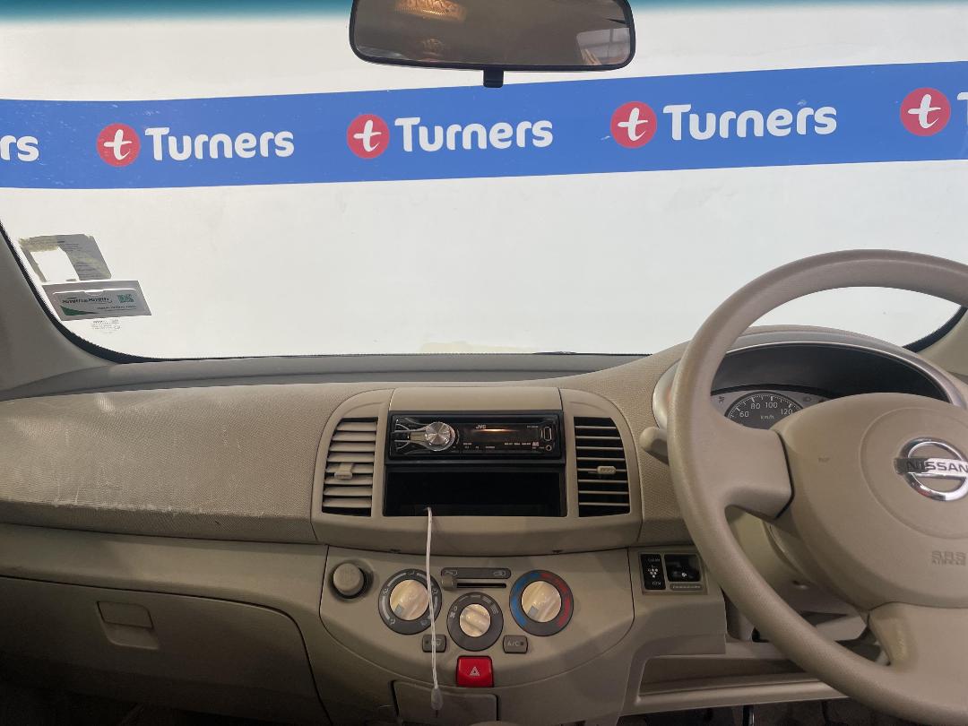 Photo '17' of Nissan March