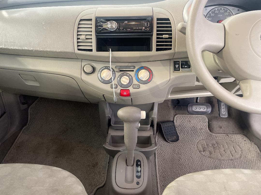 Photo '18' of Nissan March