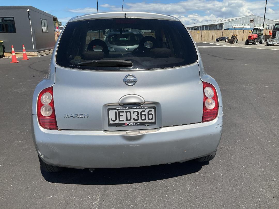 Photo '3' of Nissan March