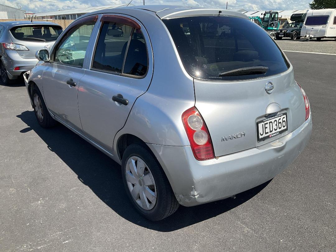 Photo '4' of Nissan March