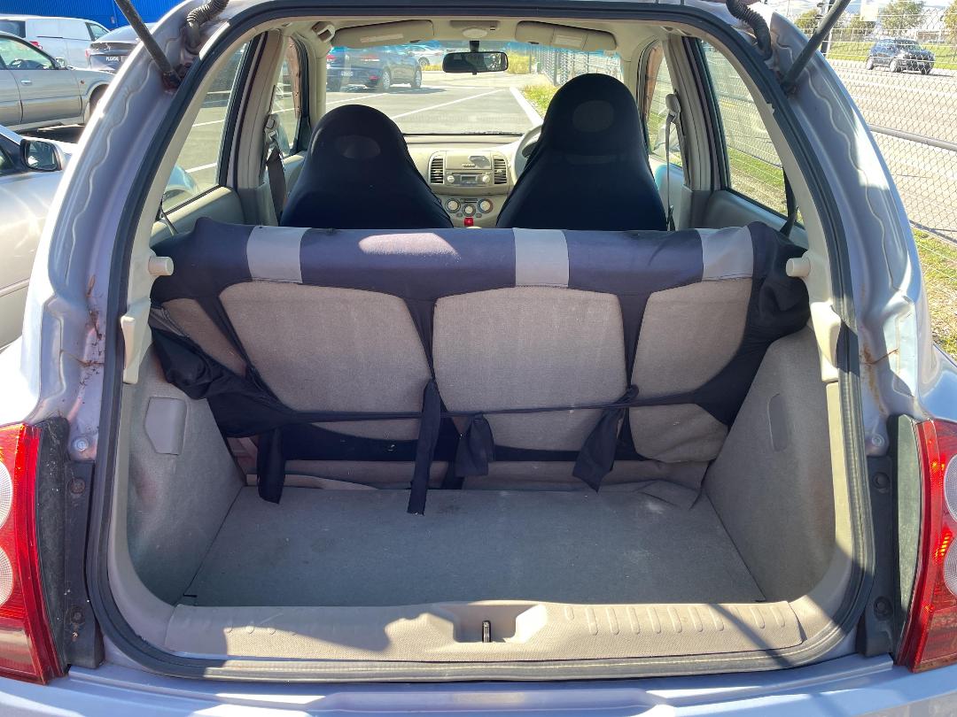 Photo '12' of Nissan March