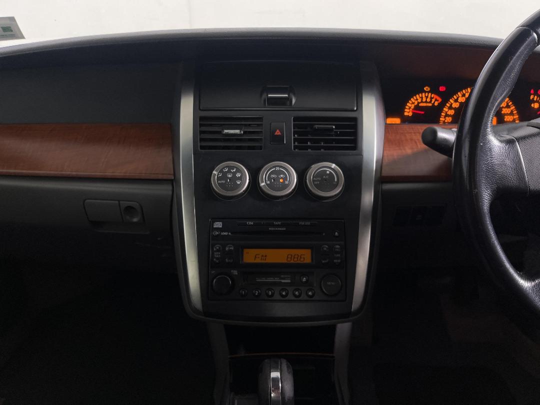 Photo '16' of Nissan Maxima ST