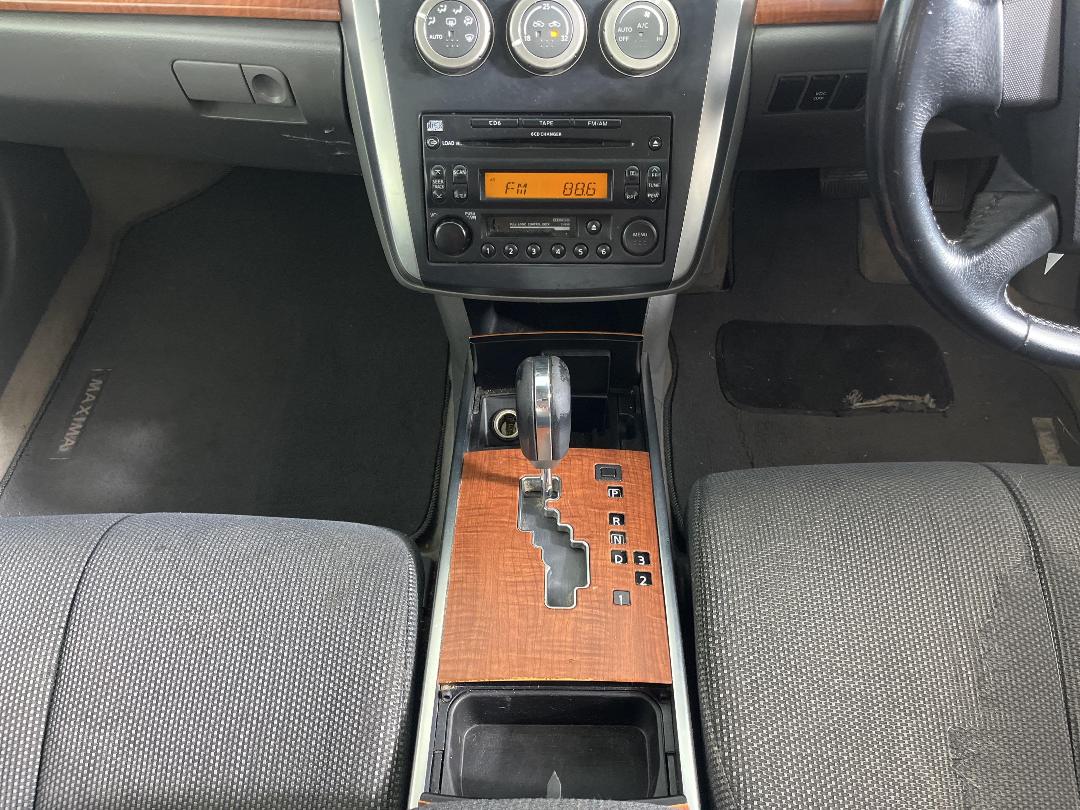 Photo '21' of Nissan Maxima ST