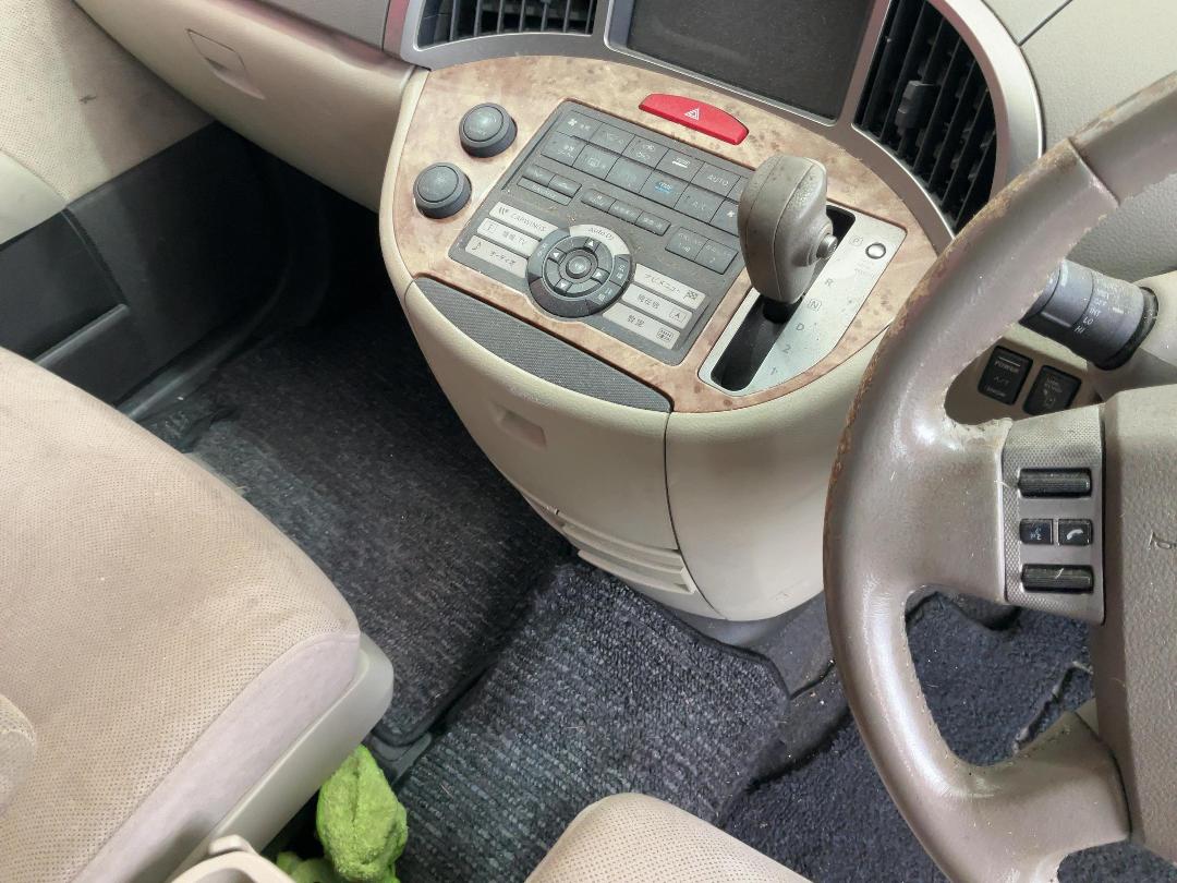 Photo '26' of Nissan Presage