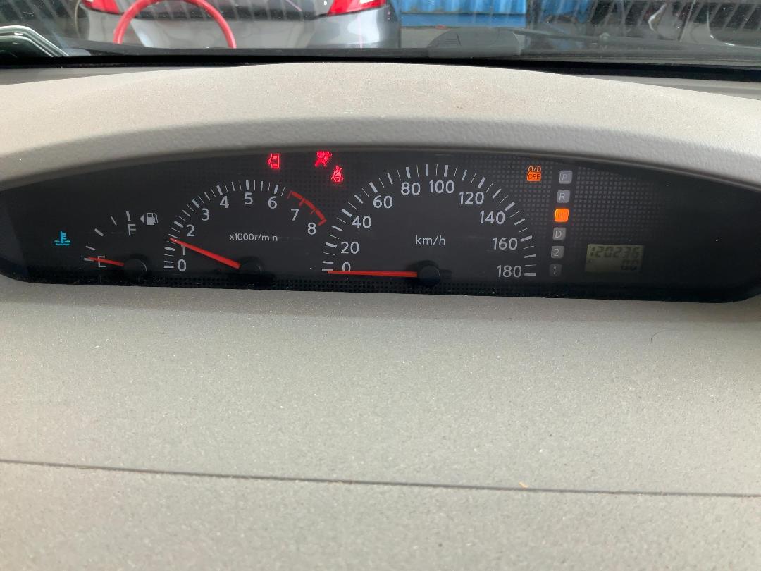 Photo '27' of Nissan Presage