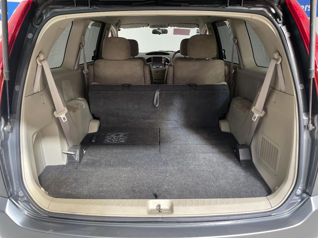 Photo '12' of Nissan Presage