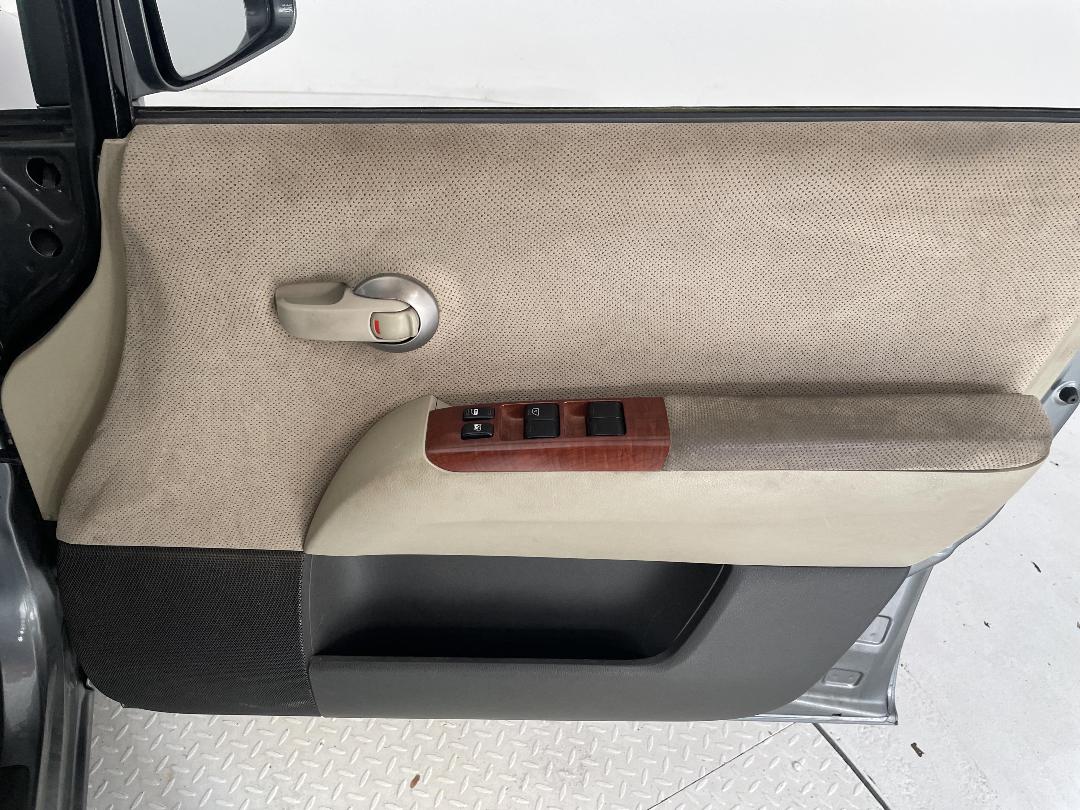 Photo '13' of Nissan Presage