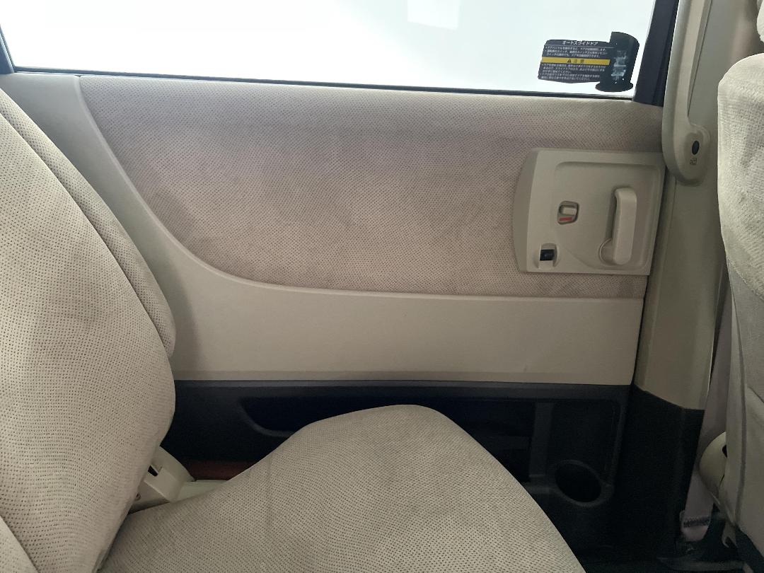 Photo '17' of Nissan Presage