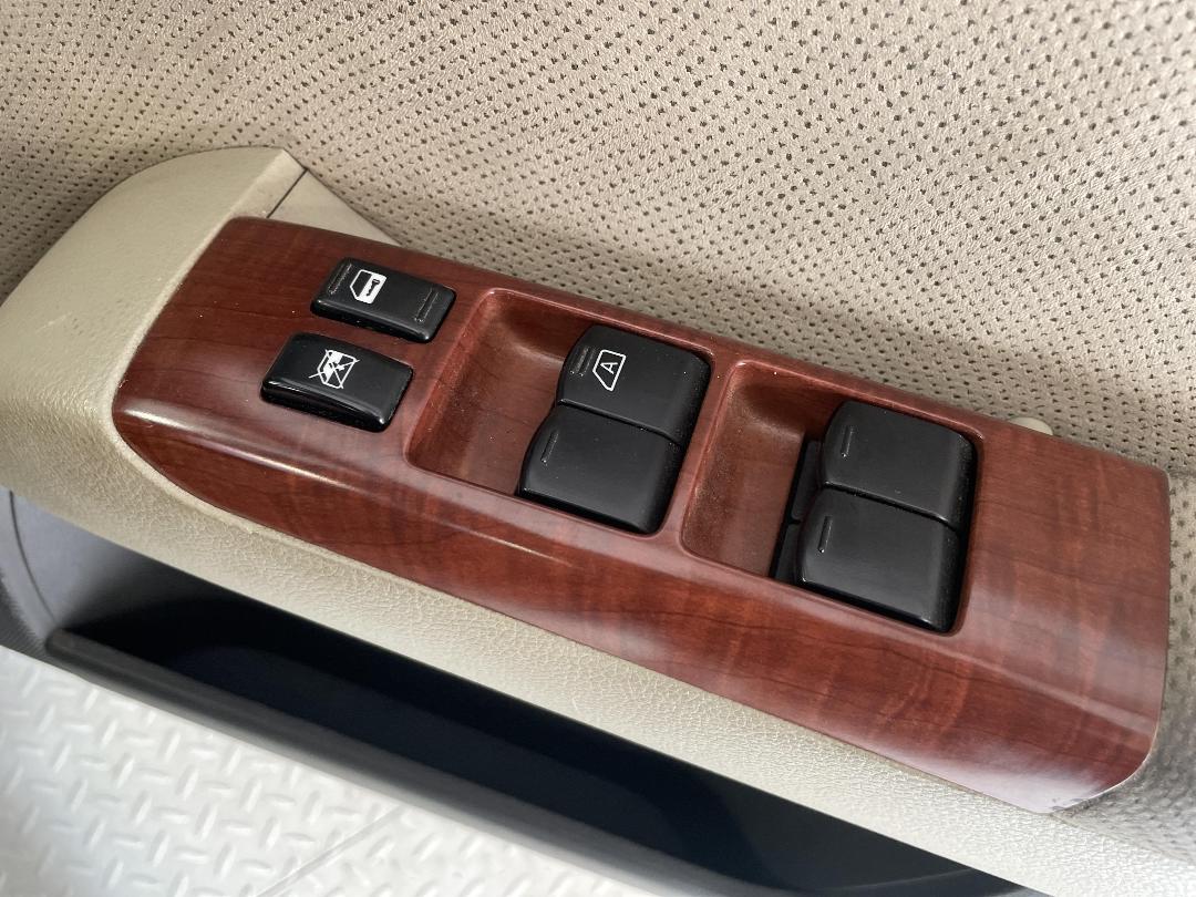 Photo '21' of Nissan Presage