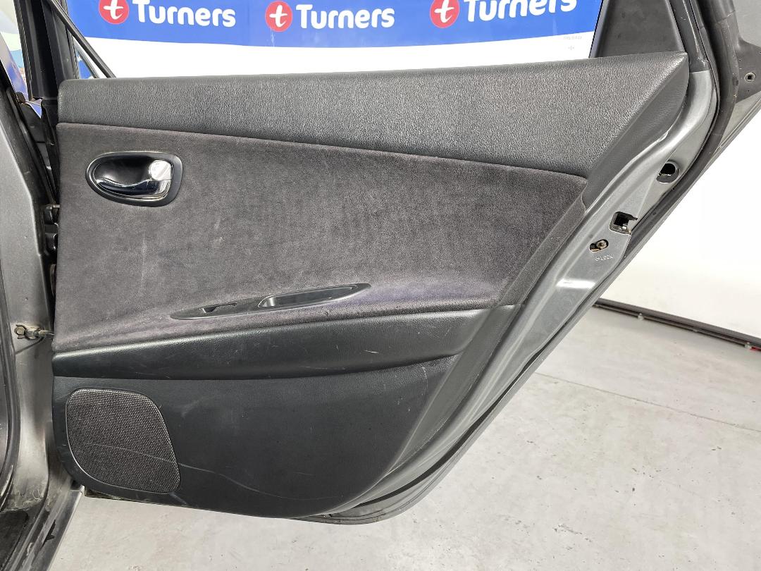 Photo '19' of Nissan Primera Photo '19' of Nissan Primera