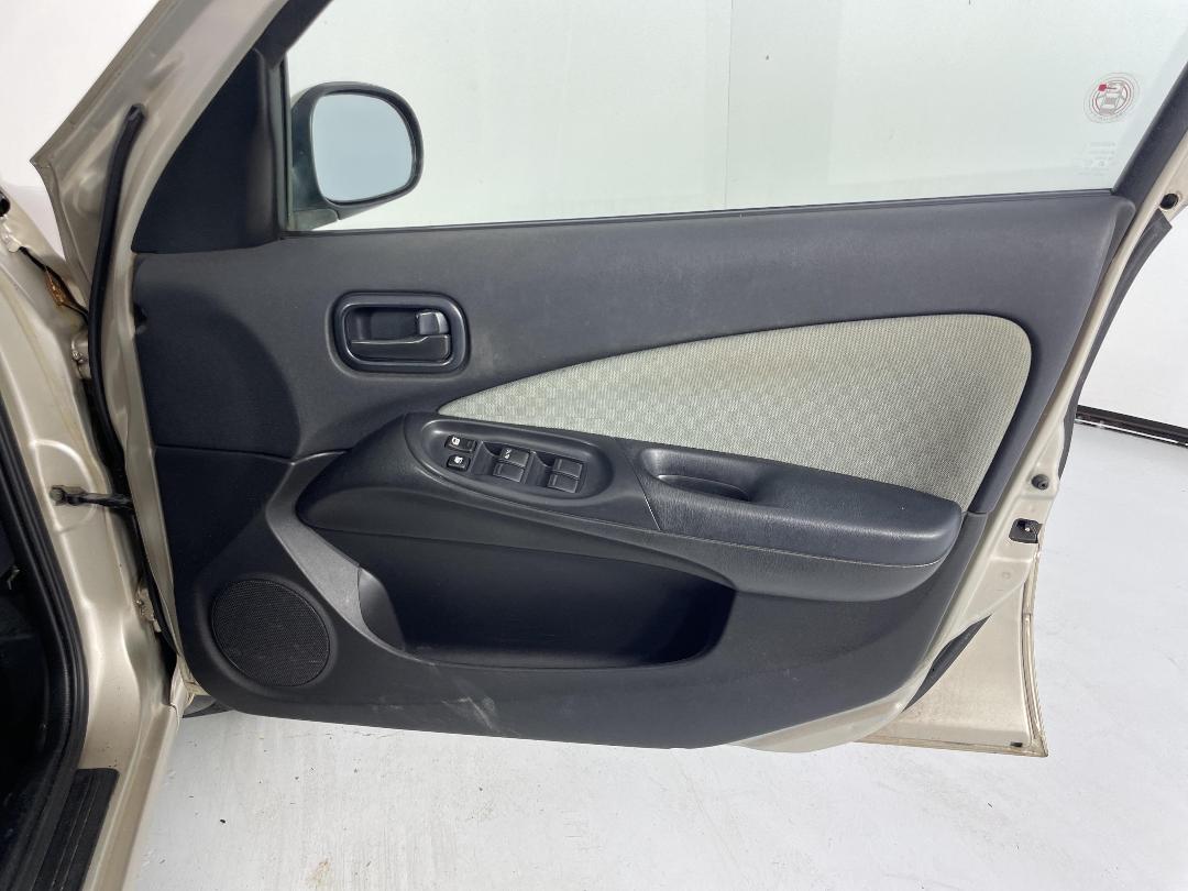 Photo '13' of Nissan Pulsar LX